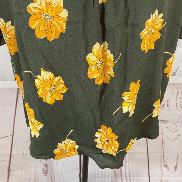 2/$30 Madewell Rhyme Top in Fall Flowers Olive Green Crop Oversized Boxy XXS - Picture 6 of 10